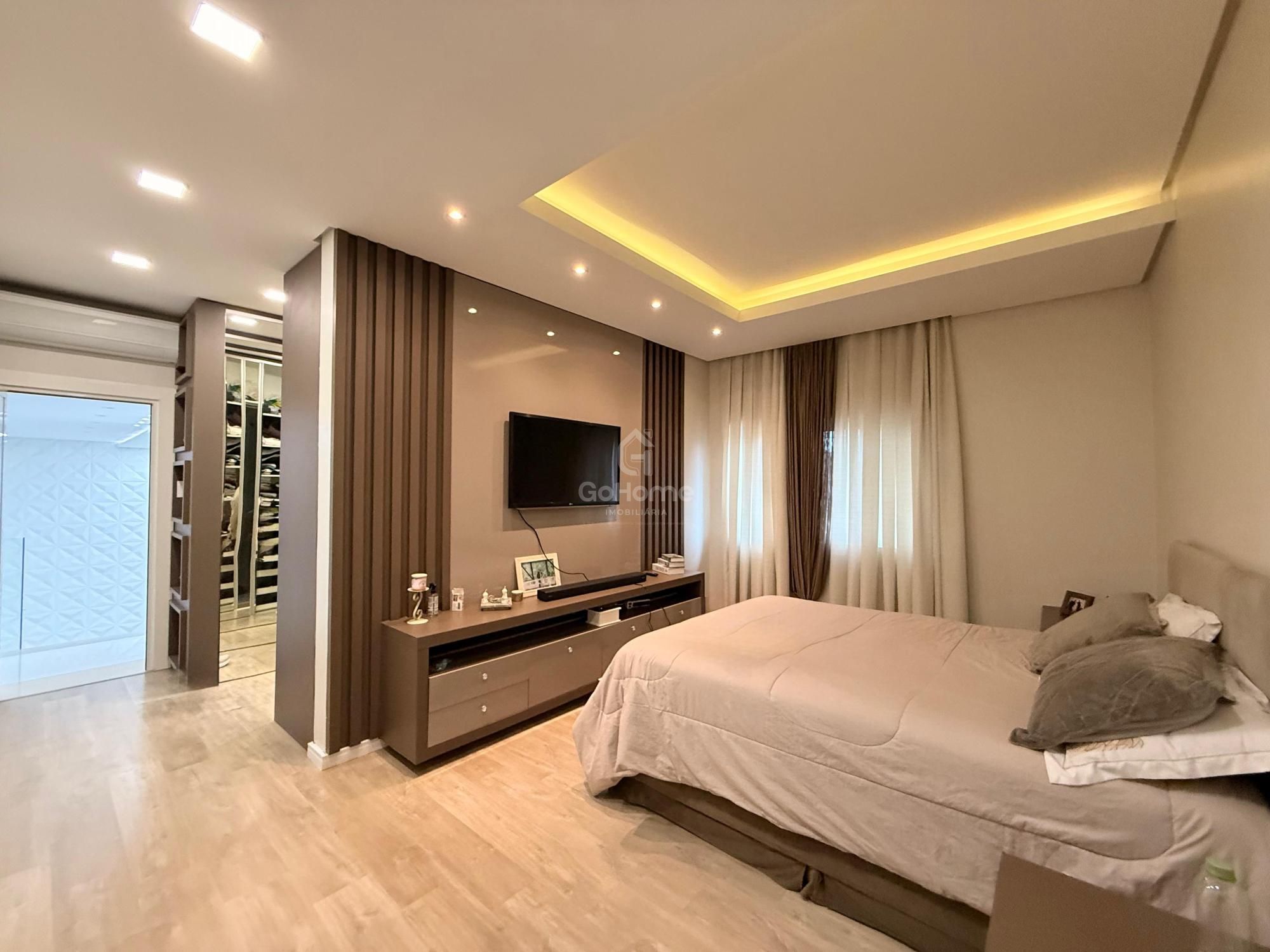 Casa com 3 suítes e piscina