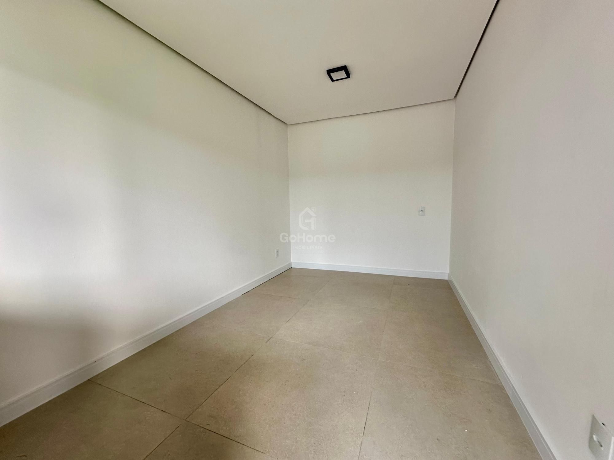 Casa com quatro dormitórios, sendo duas suítes à venda
