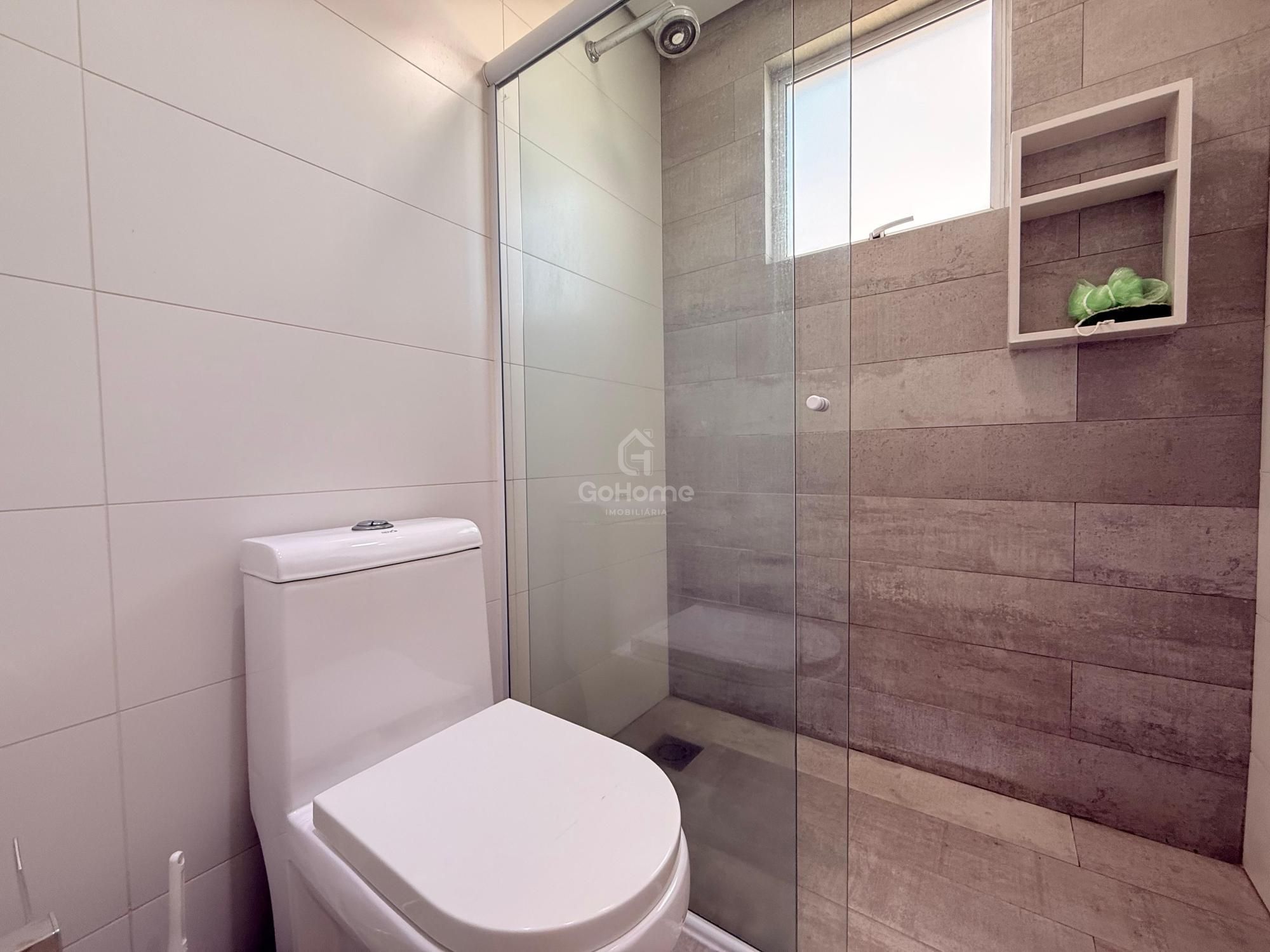 Apartamento Semimobiliado com Suíte e Demi-Suíte