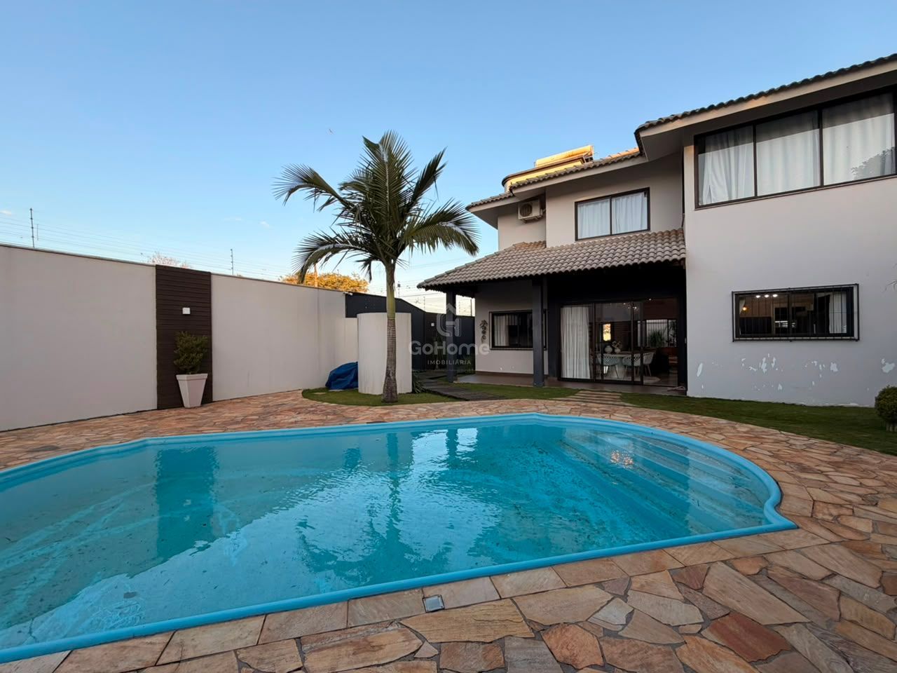 Casa Mobiliada com Piscina