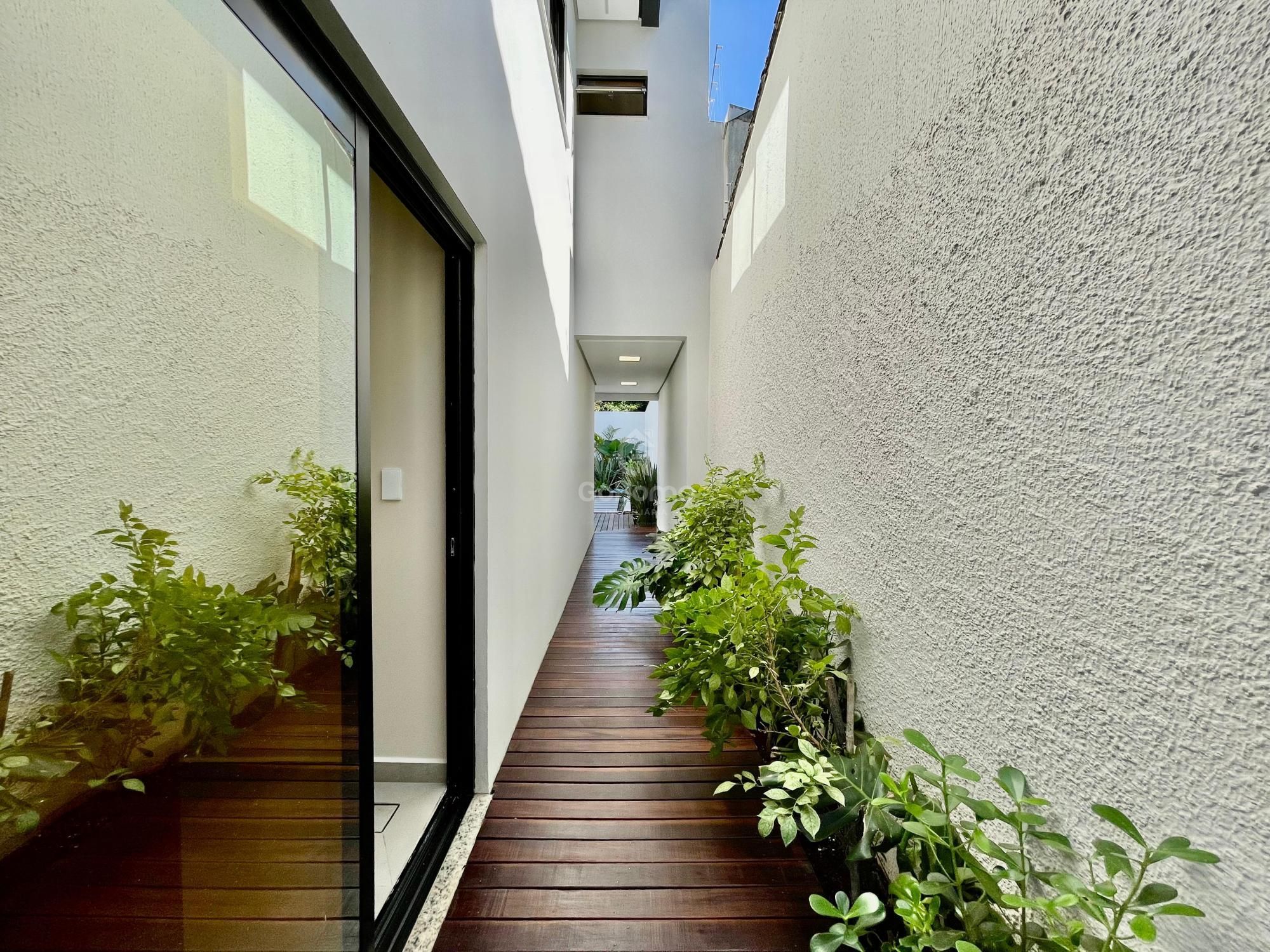 Casa deslumbrante, com 3 suítes