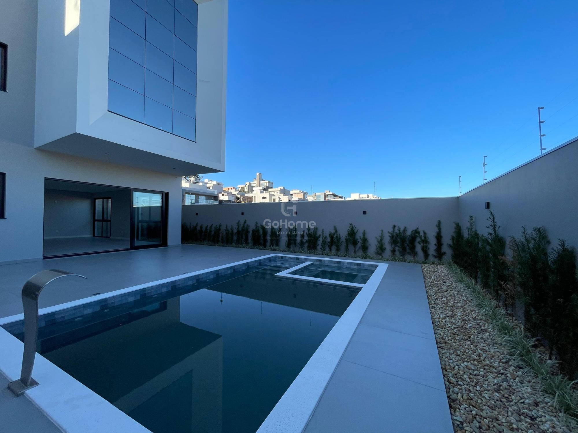 3656 – Casa de Luxo no Jardim Europa: Conforto, Lazer e Segurança