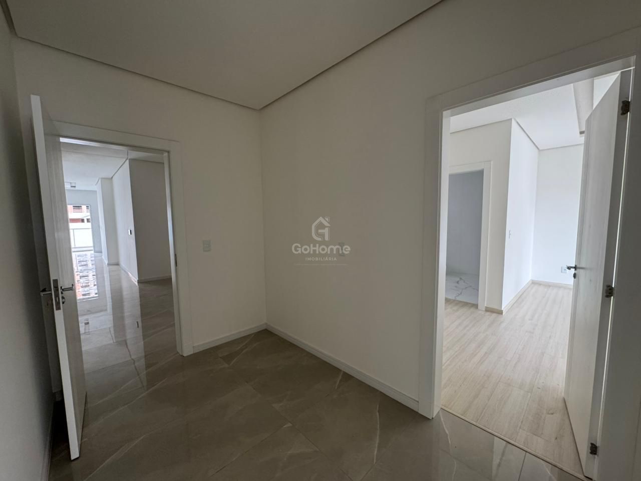 Apartamento Novo à Venda com 4 dormitórios