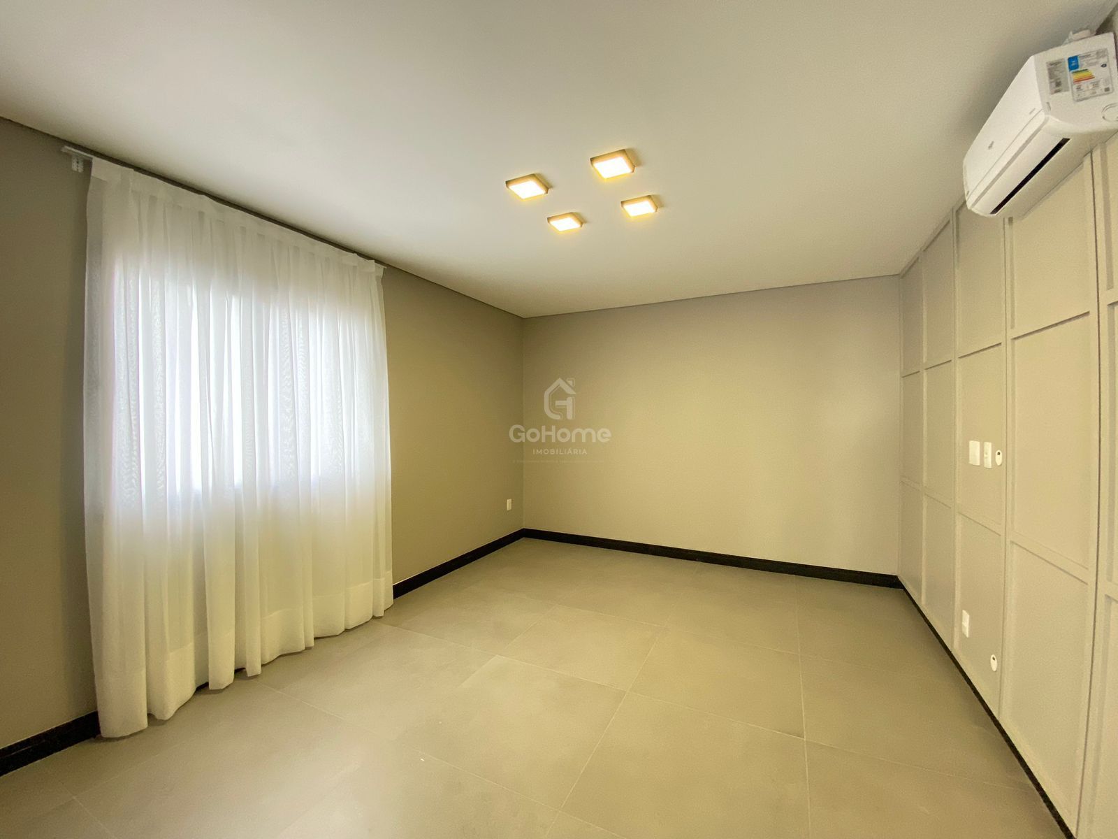 3642 – Apartamento Duplex com 3 suítes, no Centro de Chapecó