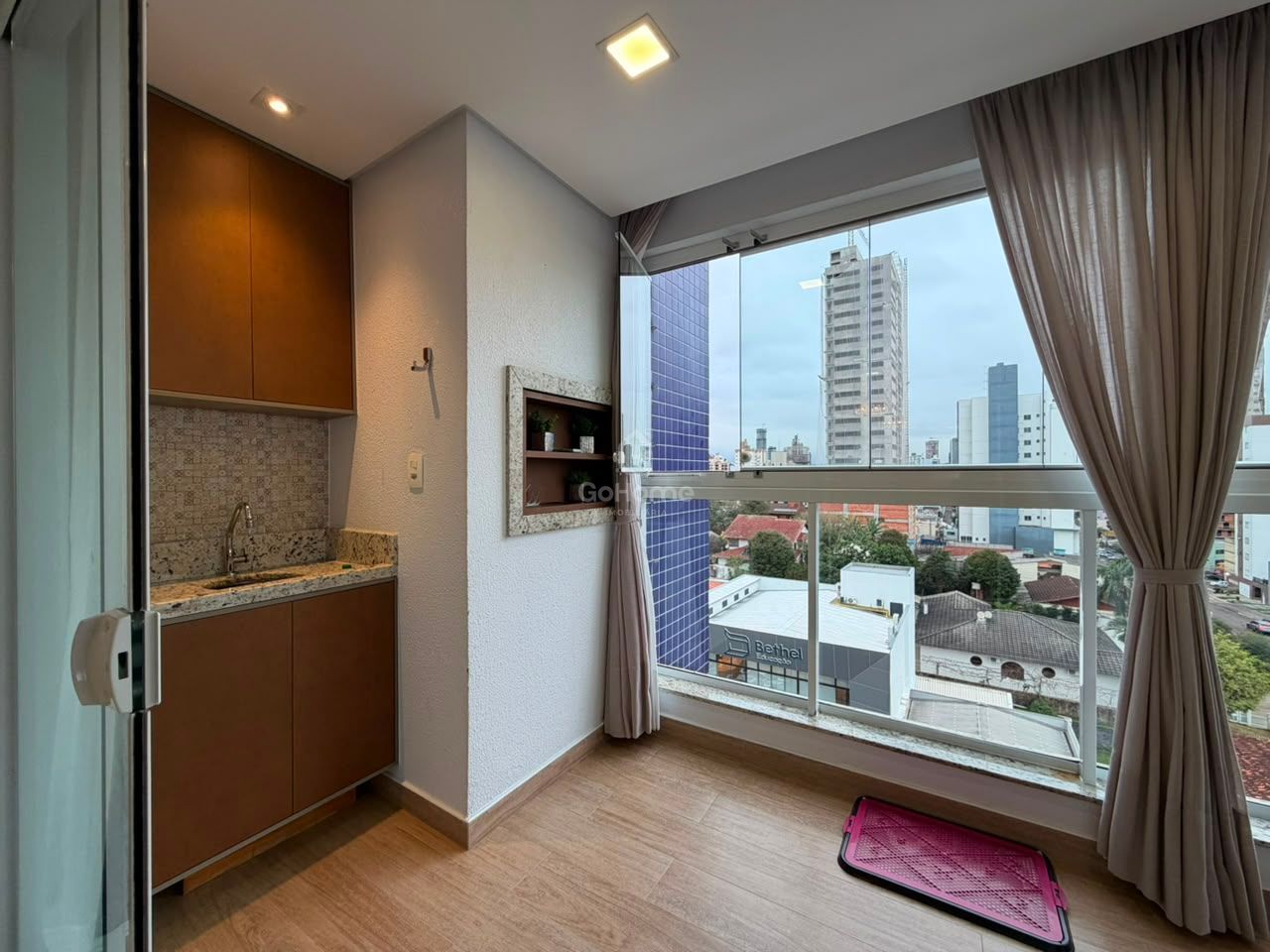 Apartamento Mobiliado e com 3 vagas de garagem