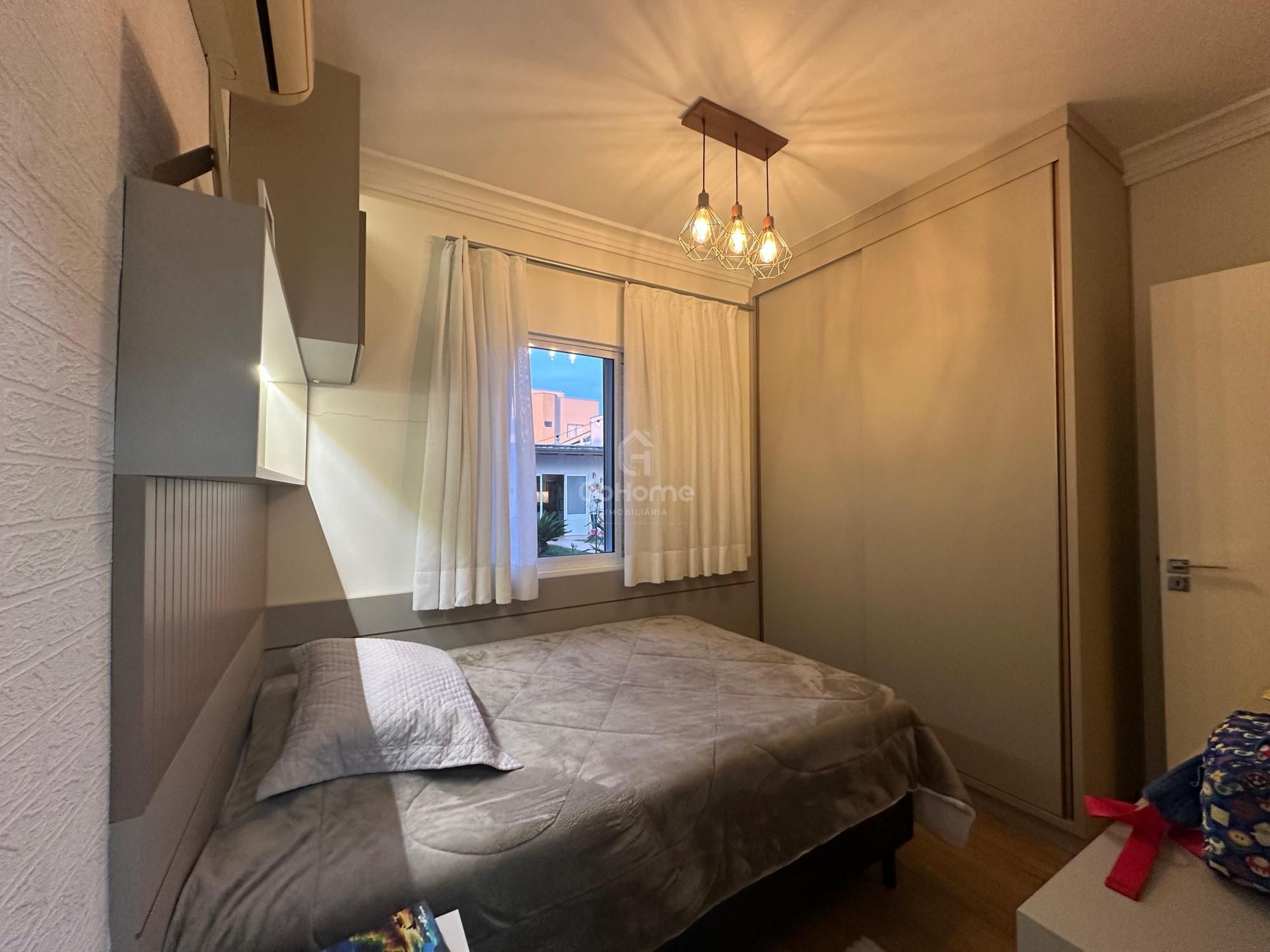 Casa Semimobiliada com Piscina