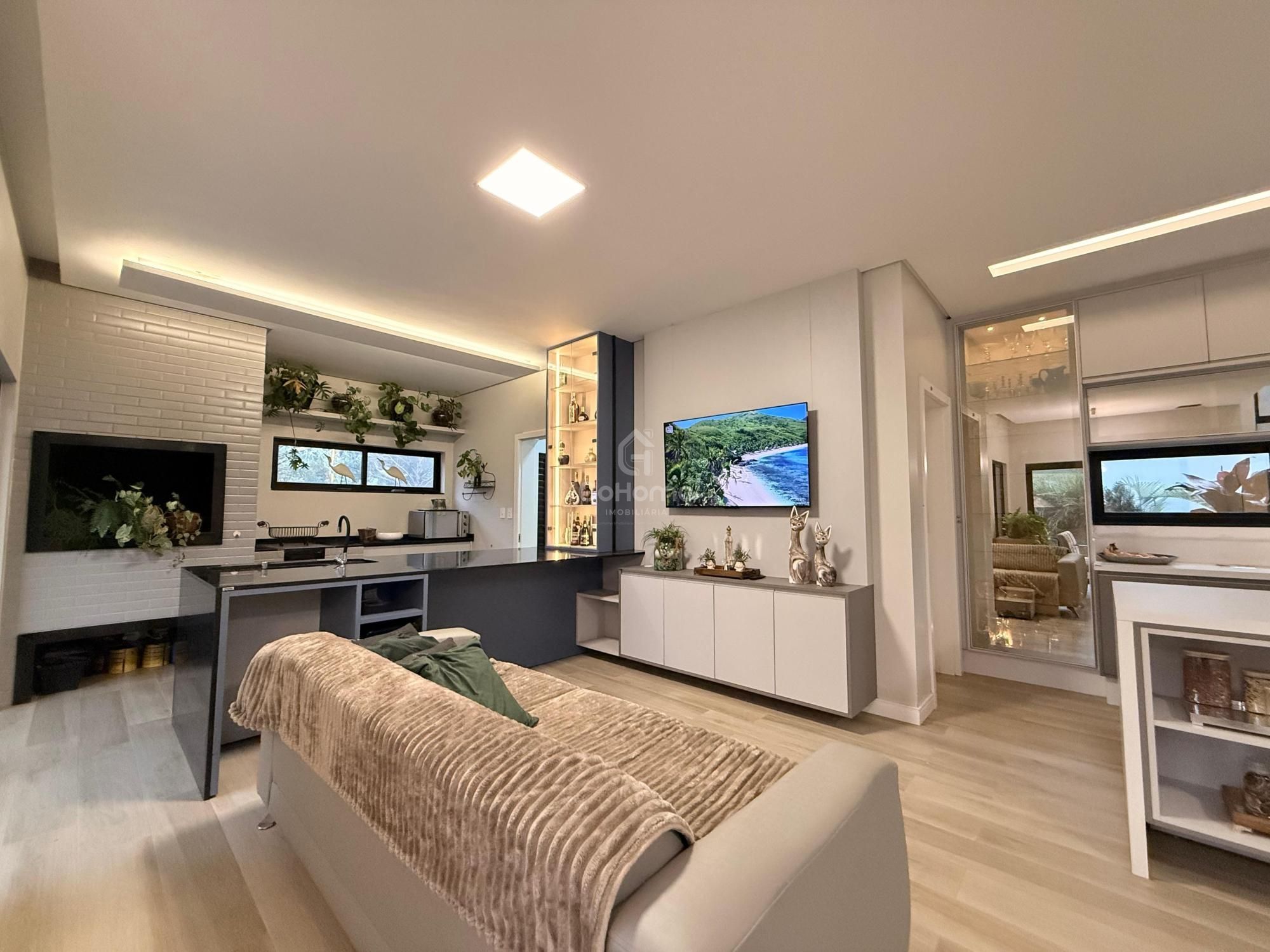 Casa em Condomínio Fechado com 3 suítes
