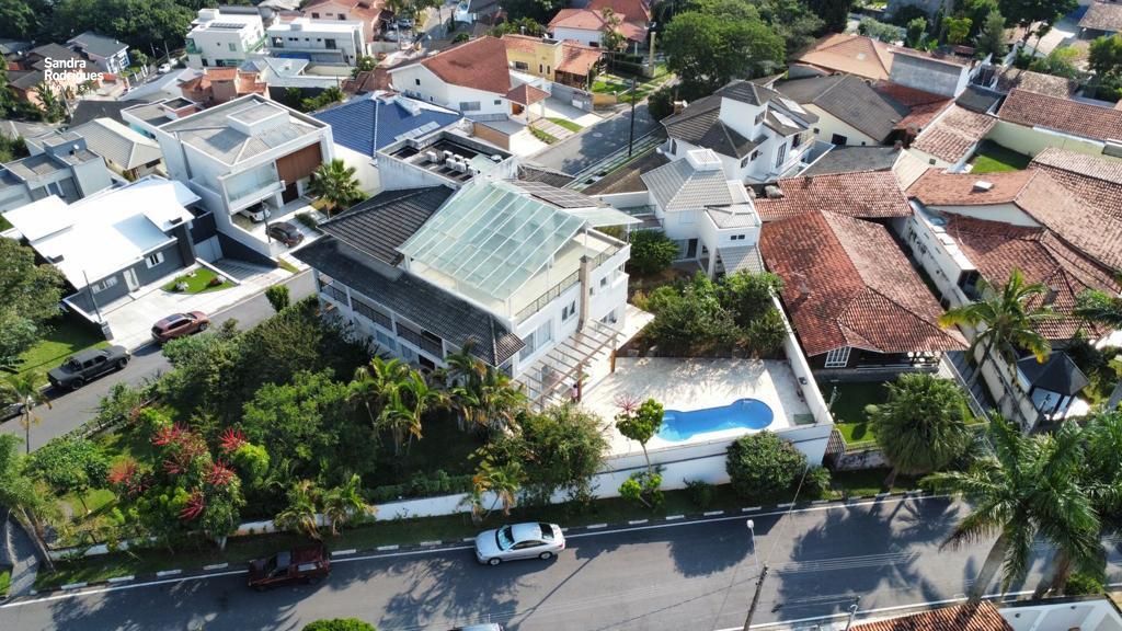 Casa de Condomínio à venda com 5 quartos, 900m² - Foto 2