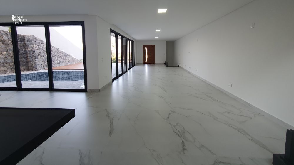 Casa de Condomínio de 3 quartos, 350m² no bairro Arujá Hills III, em Arujá | Eu Corretor