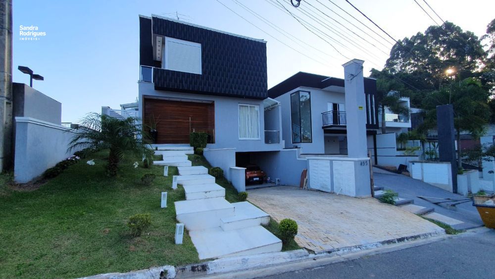 Casa de Condomínio à venda com 3 quartos, 300m² - Foto 1