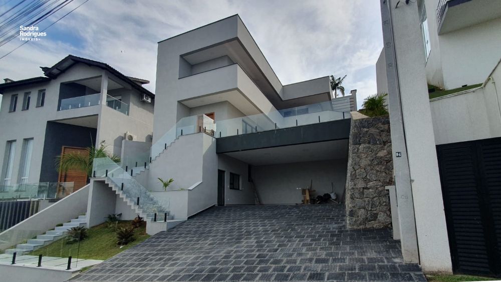 Casa de Condomínio de 3 quartos, 350m² no bairro Arujá Hills III, em Arujá | Eu Corretor