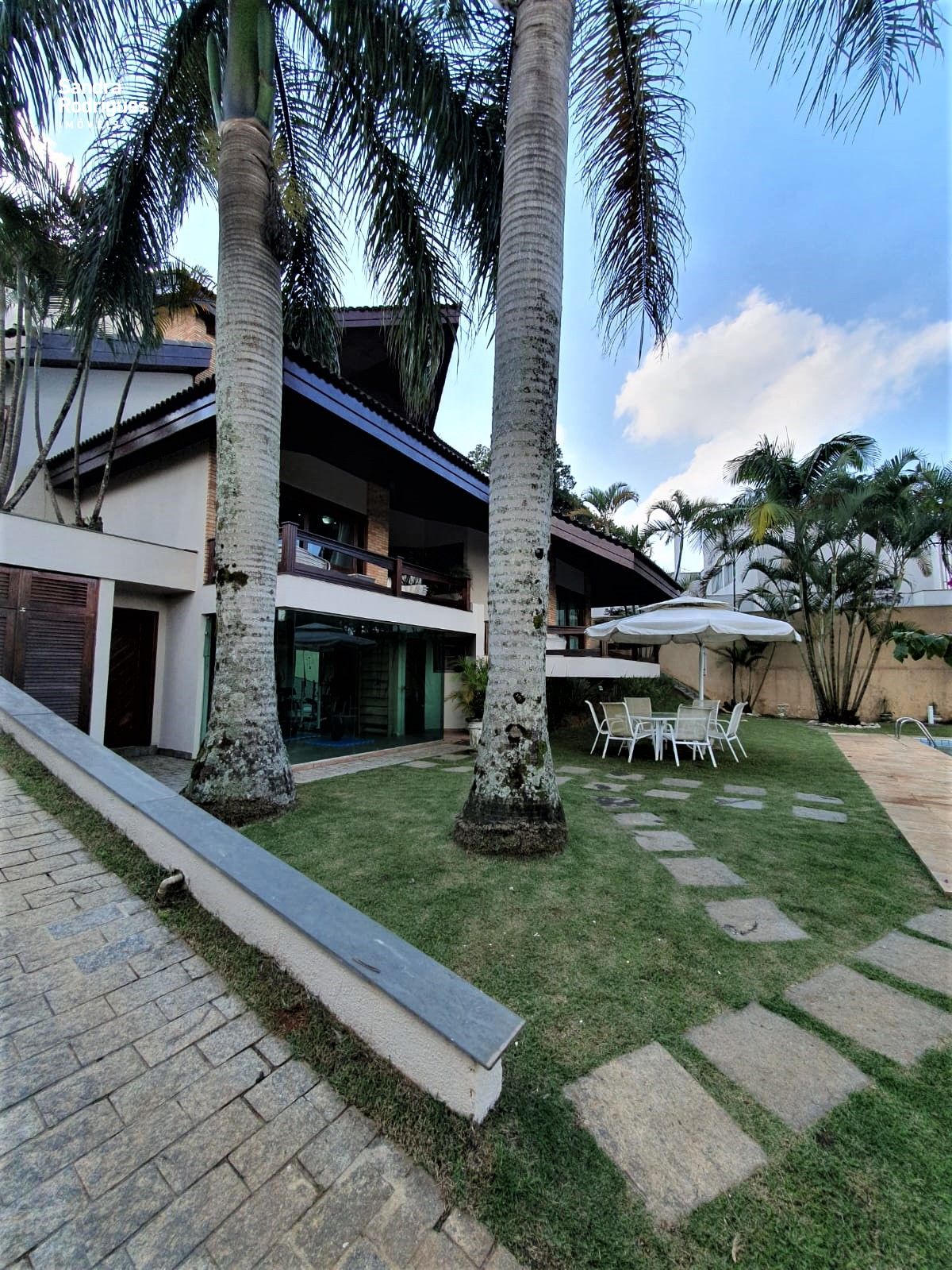 Casa de Condomínio à venda com 4 quartos, 628m² - Foto 4