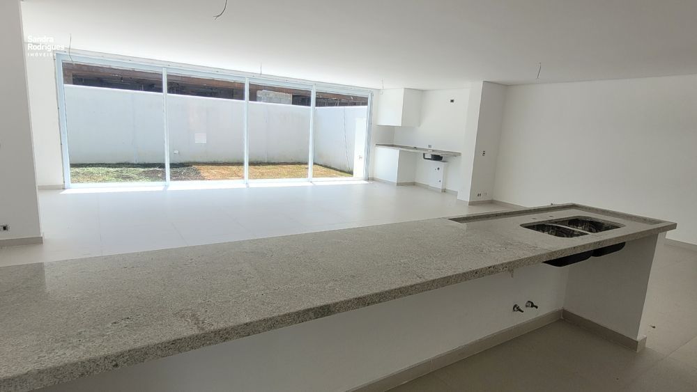 Casa de Condomínio à venda com 3 quartos, 183m² - Foto 4