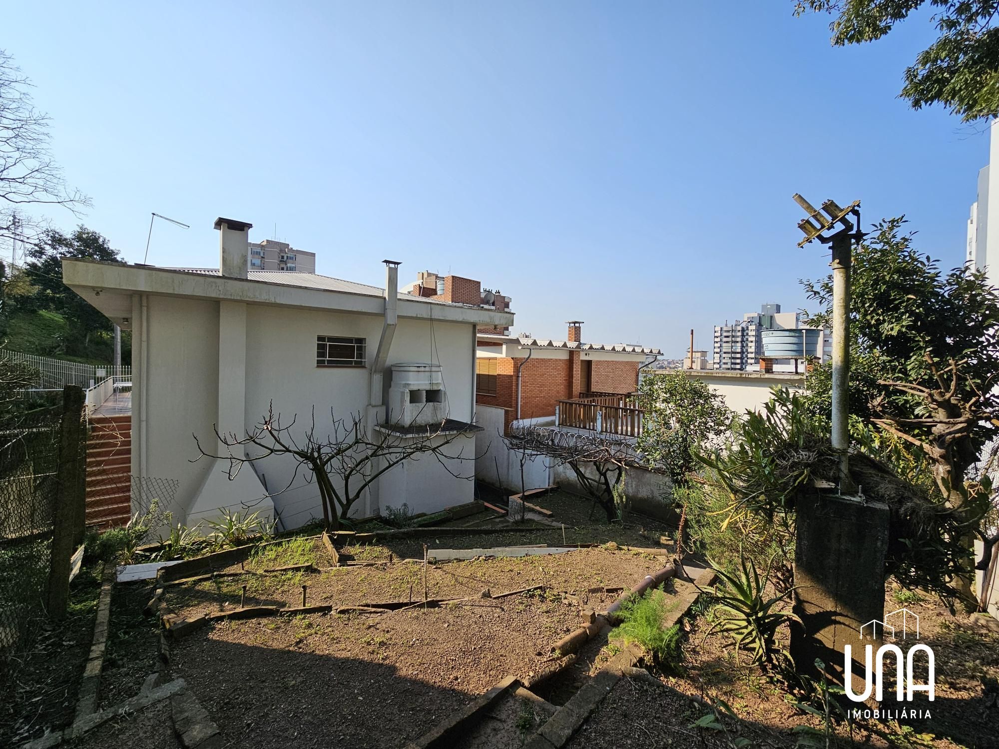 Casa, 4 quartos, 245 m² - Foto 2