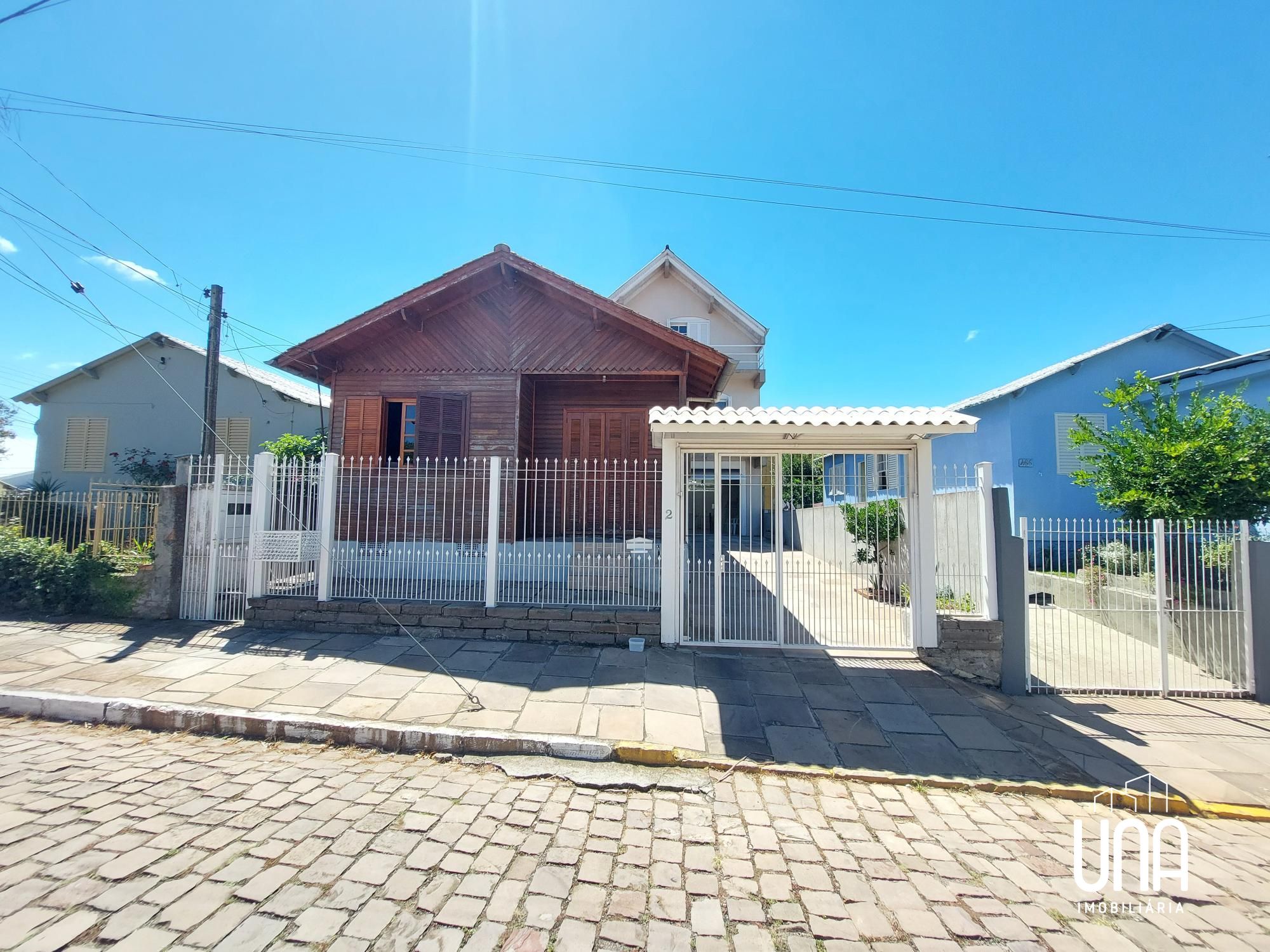 Casa, 5 quartos, 226 m² - Foto 1