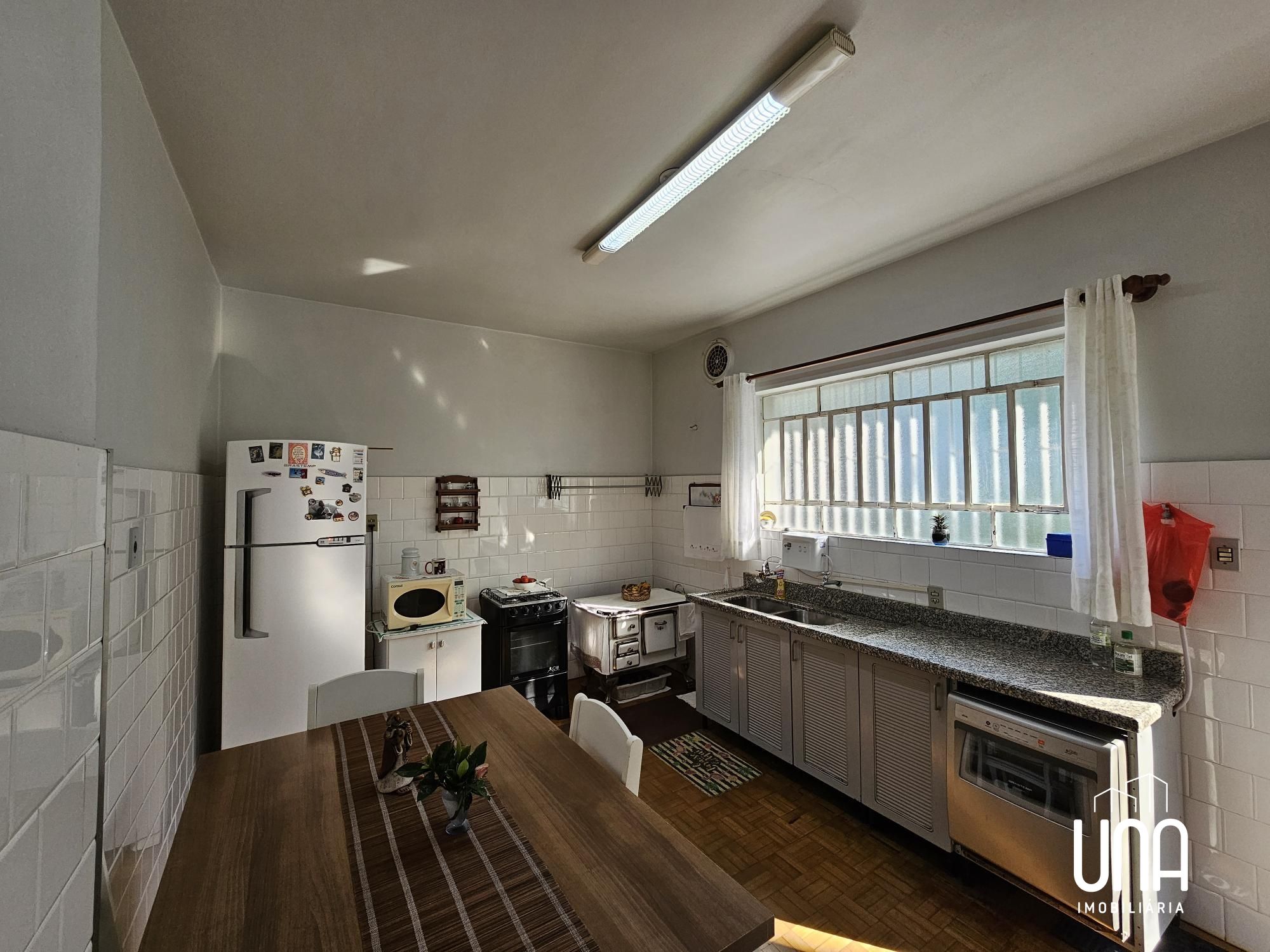 Casa, 4 quartos, 245 m² - Foto 9