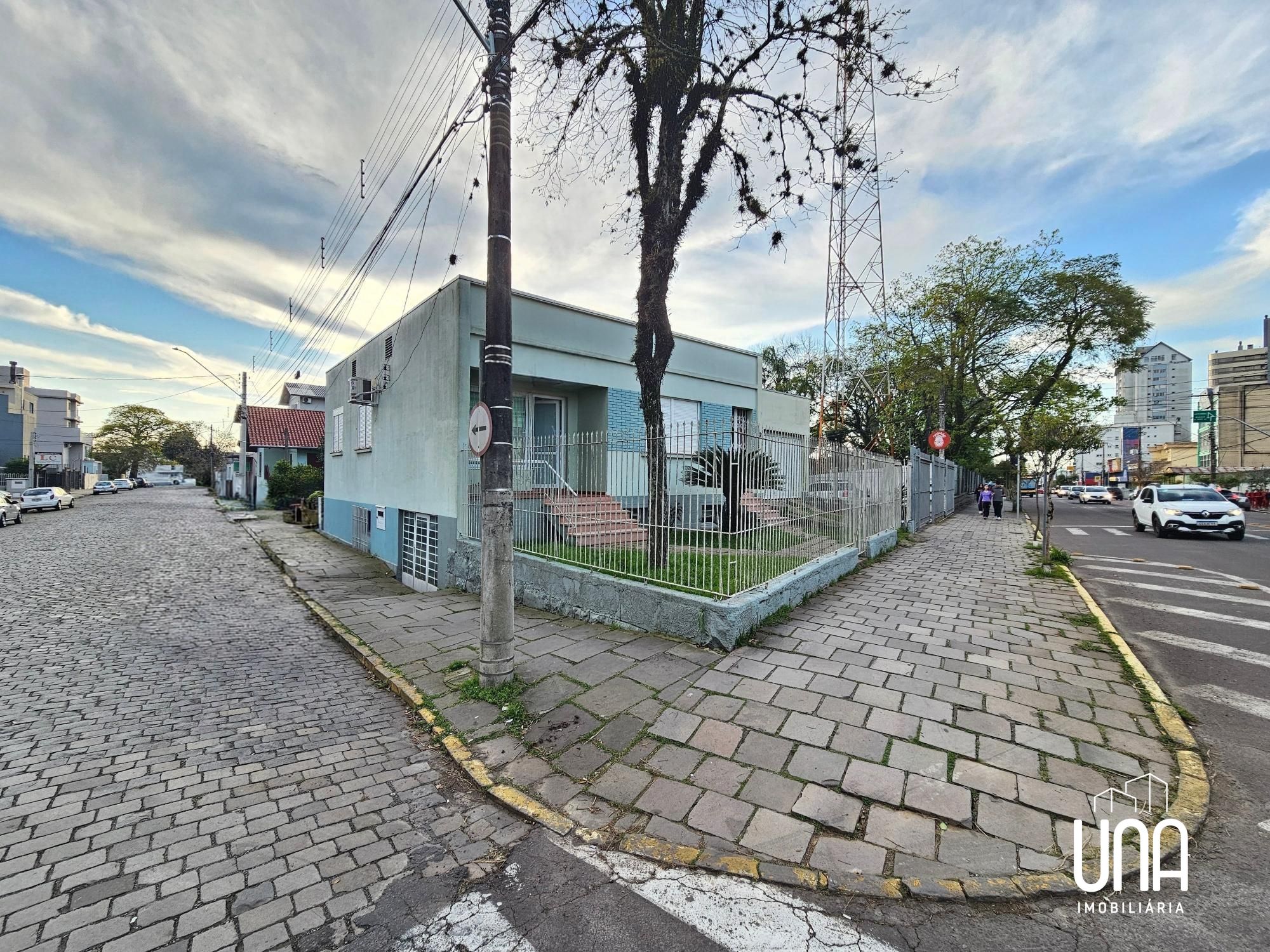 Casa, 6 quartos, 231 m² - Foto 2