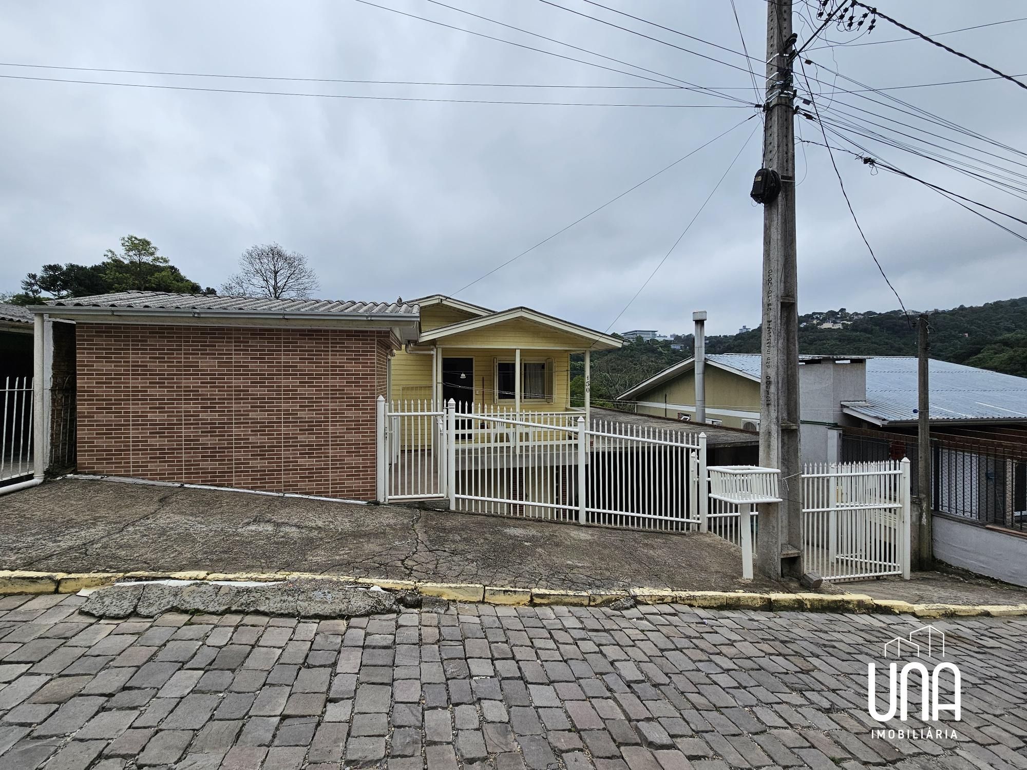 Casa, 5 quartos, 227 m² - Foto 1