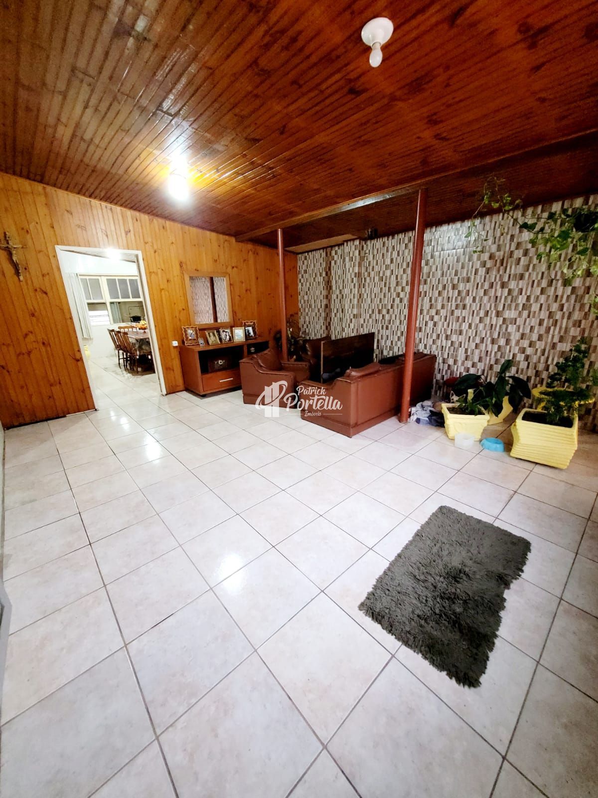 Casa à venda com 4 quartos, 121m² - Foto 1