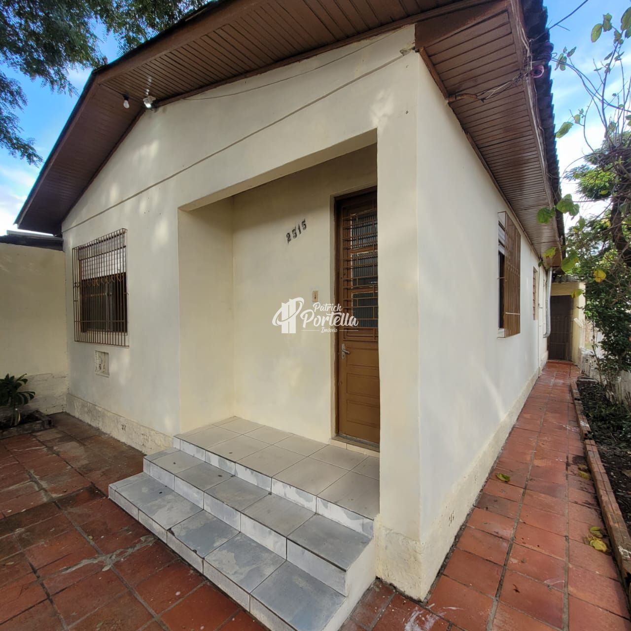 Casa à venda com 2 quartos, 90m² - Foto 1