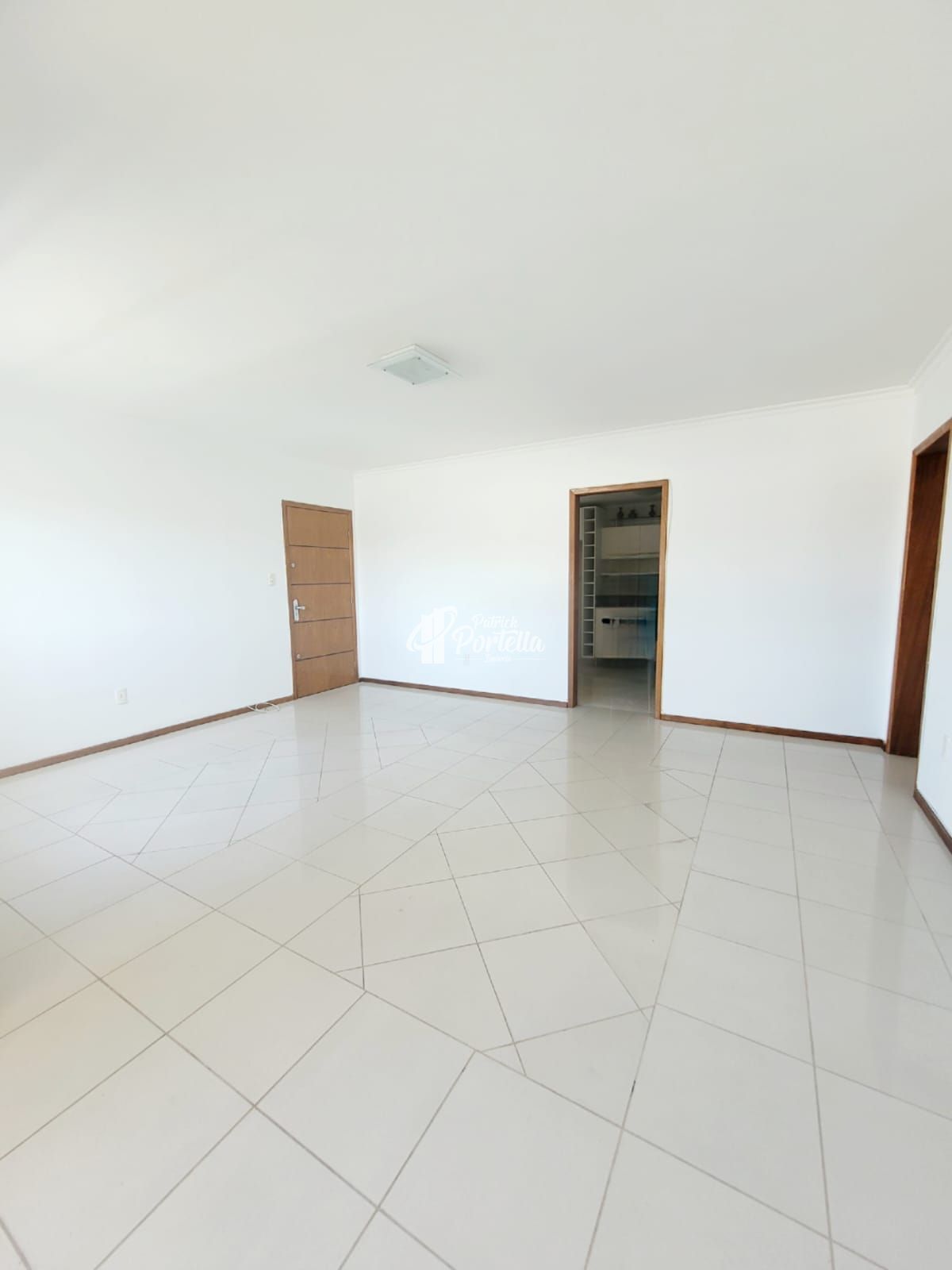 Apartamento à venda com 2 quartos, 96m² - Foto 3