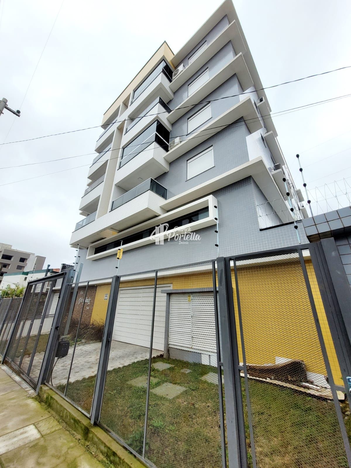 Apartamento à venda com 3 quartos, 118m² - Foto 2