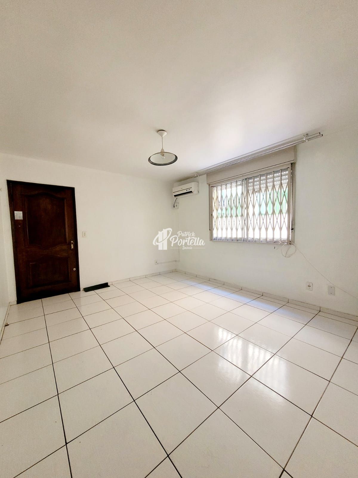 Apartamento à venda com 3 quartos, 95m² - Foto 2