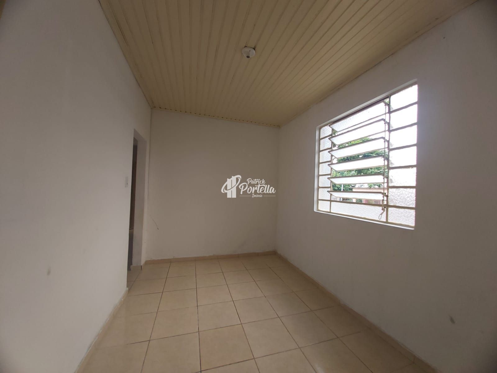 Casa à venda com 2 quartos, 90m² - Foto 3