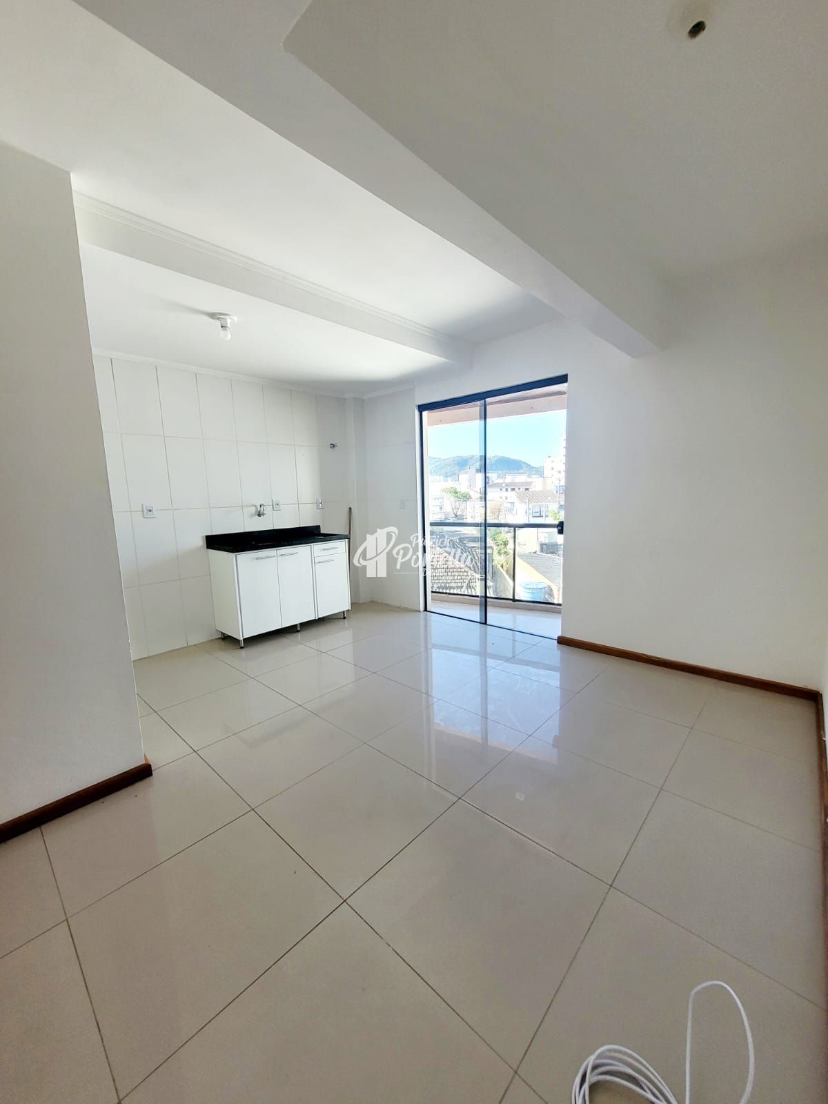 Apartamento à venda com 2 quartos, 58m² - Foto 2