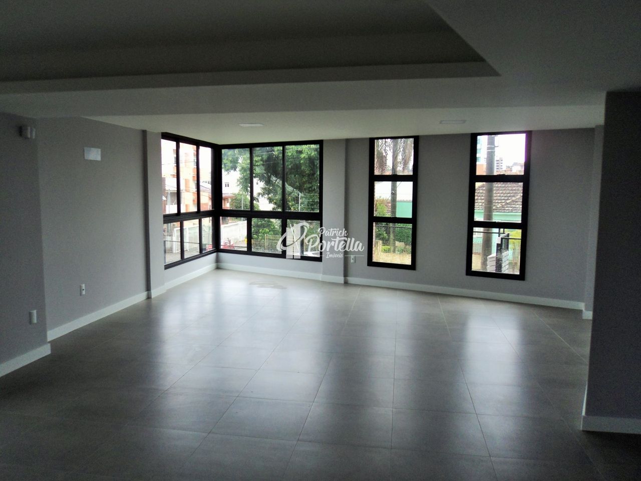 Apartamento à venda com 2 quartos, 83m² - Foto 4