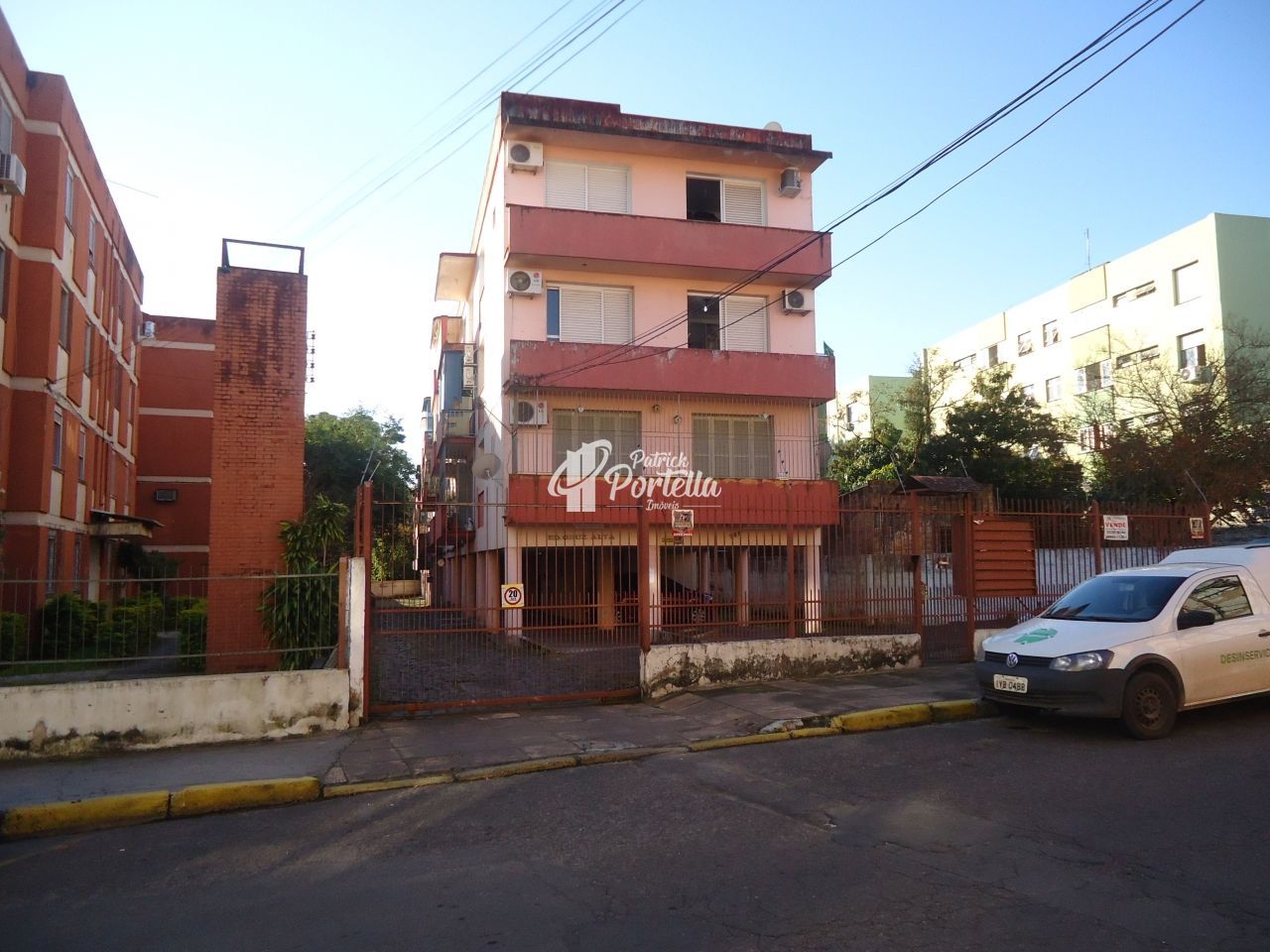 Apartamento à venda com 3 quartos, 95m² - Foto 1