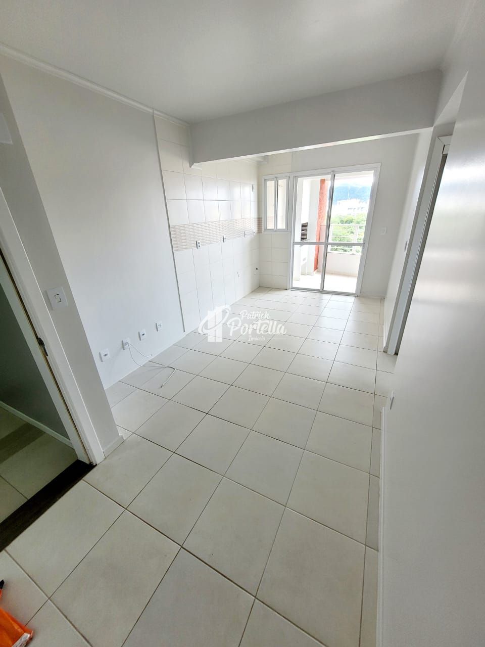 Apartamento à venda com 2 quartos, 66m² - Foto 3