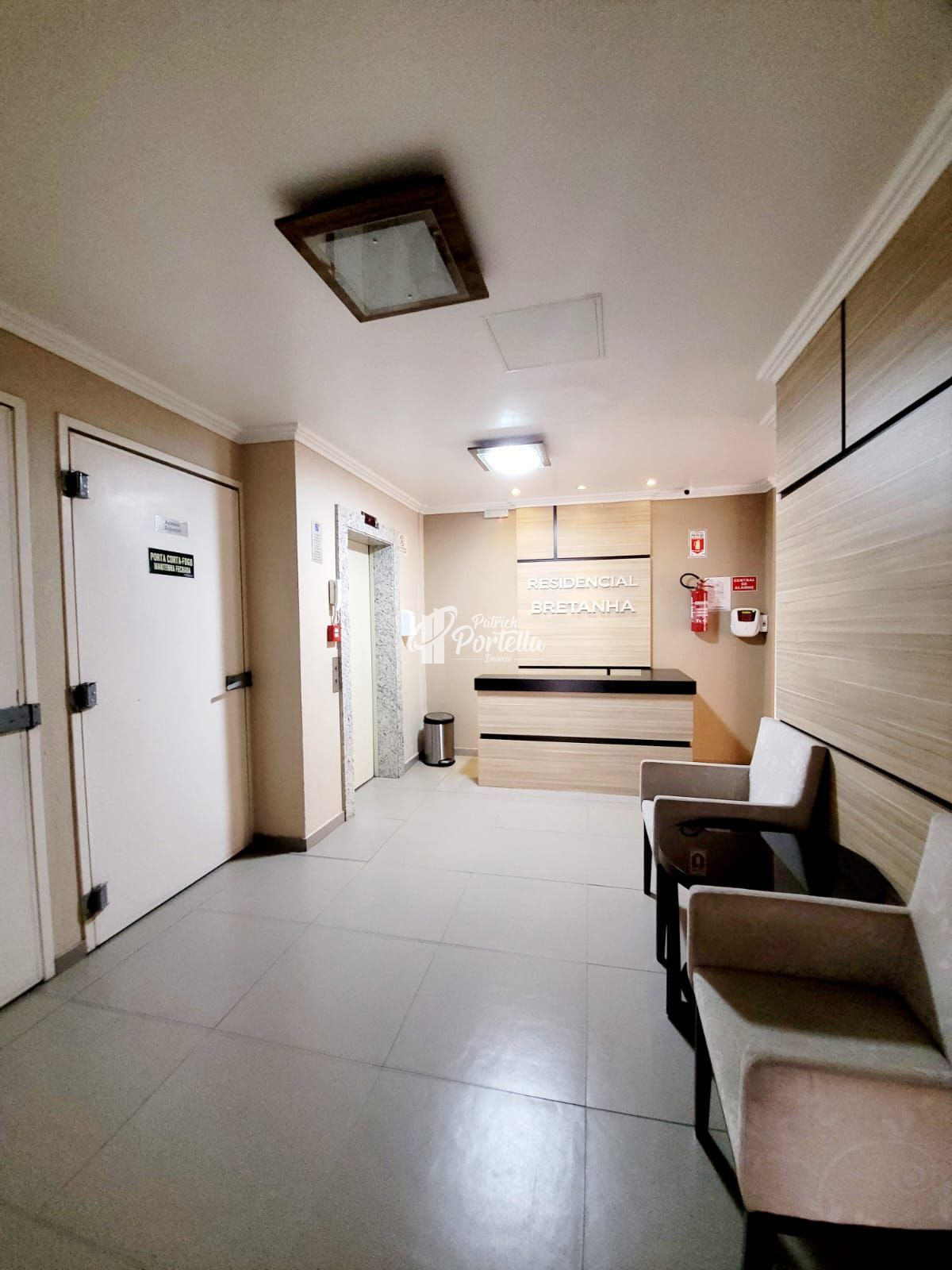 Apartamento à venda com 3 quartos, 93m² - Foto 2