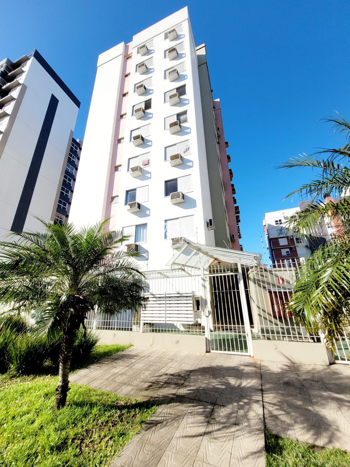 Apartamento à venda com 2 quartos, 66m² - Foto 2