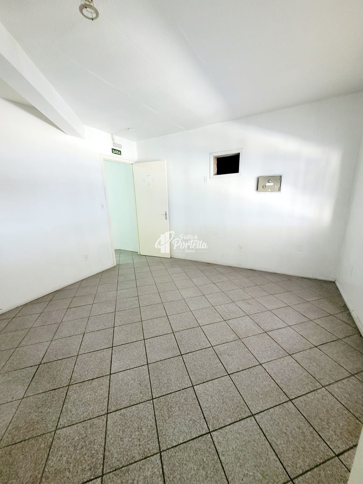 Conjunto Comercial-Sala para alugar com 4 quartos, 80m² - Foto 9