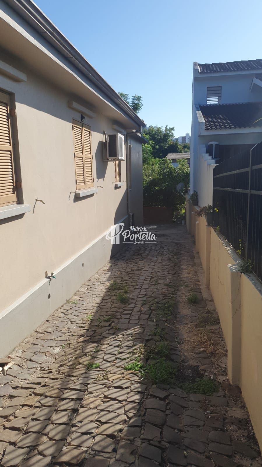 Casa à venda com 5 quartos, 120m² - Foto 2