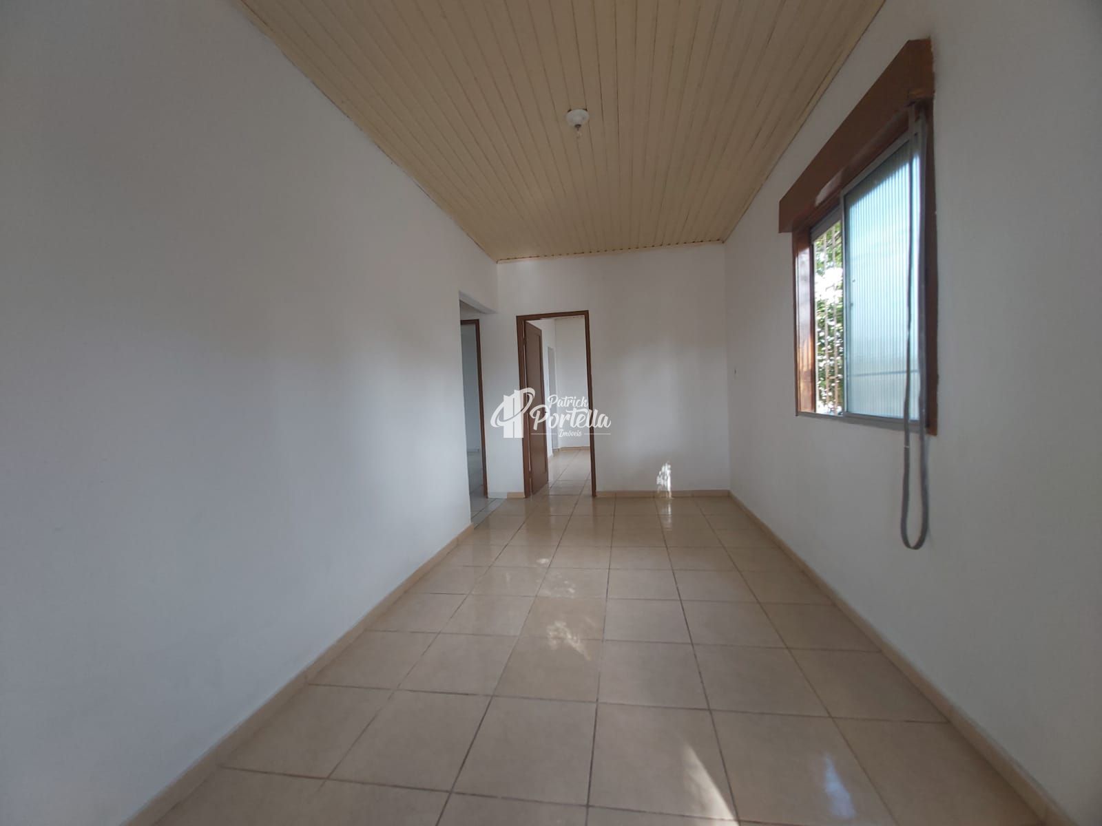 Casa à venda com 2 quartos, 90m² - Foto 2