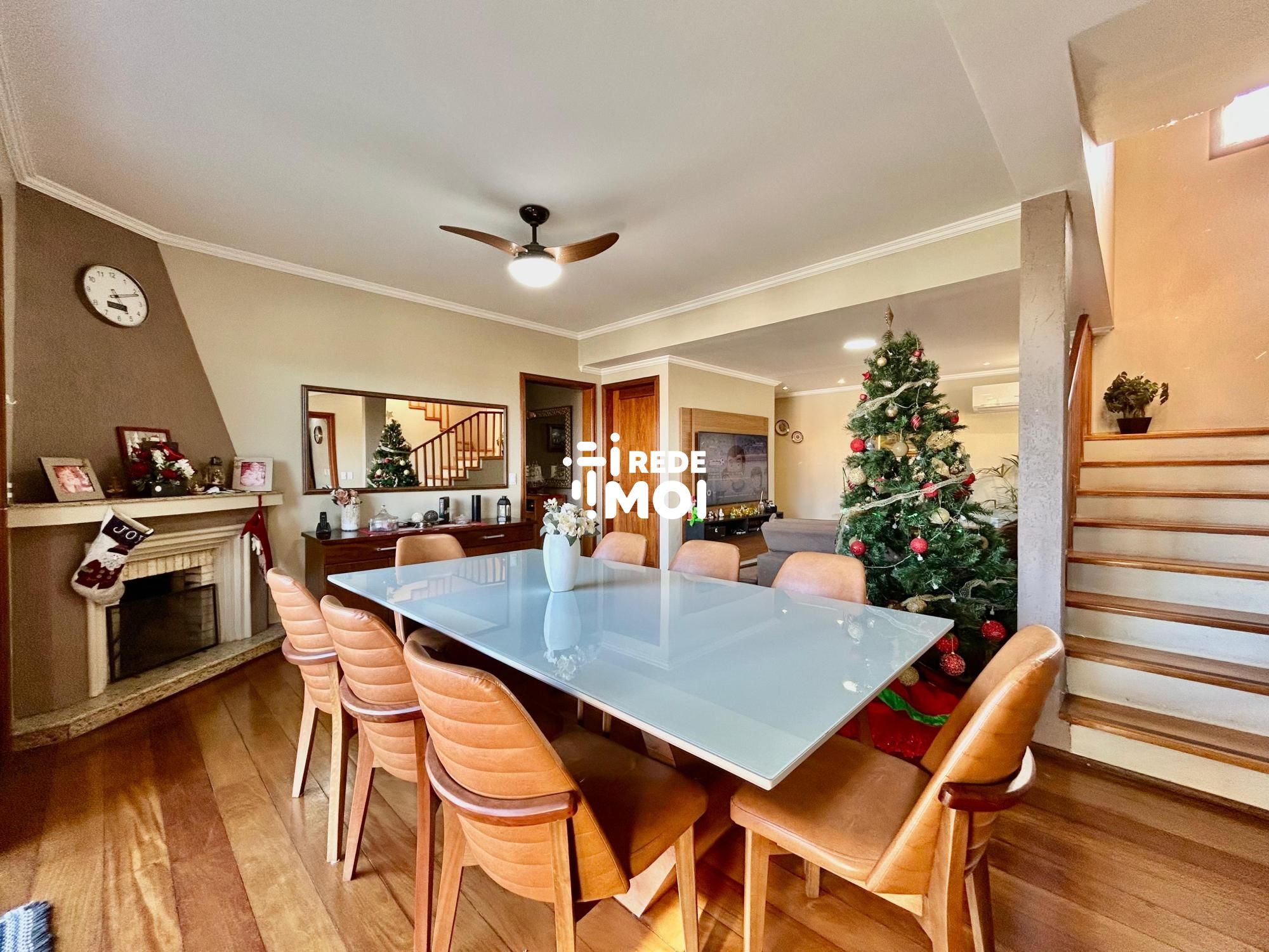 Sala com lareira