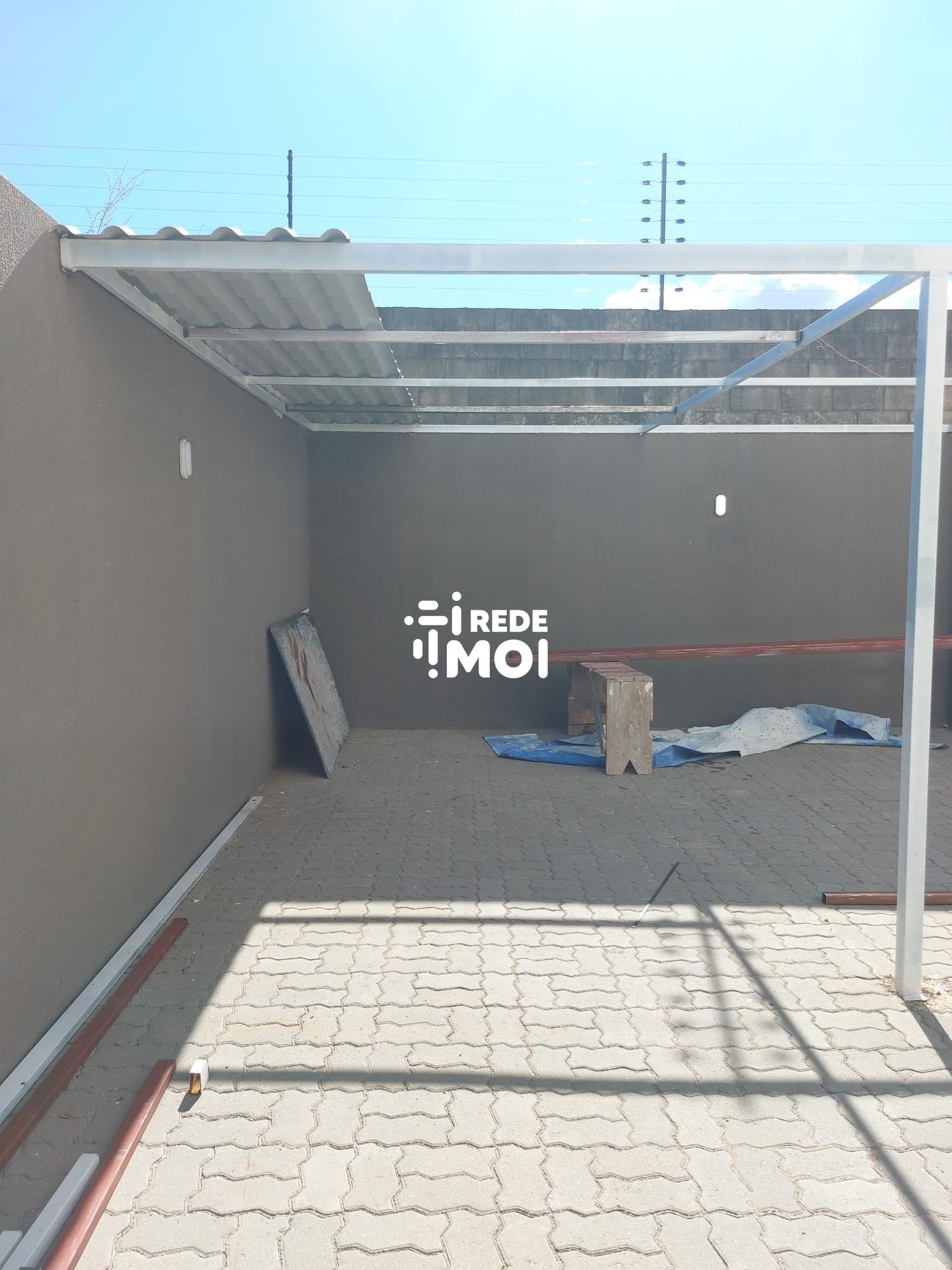 Vaga de garagem coberta