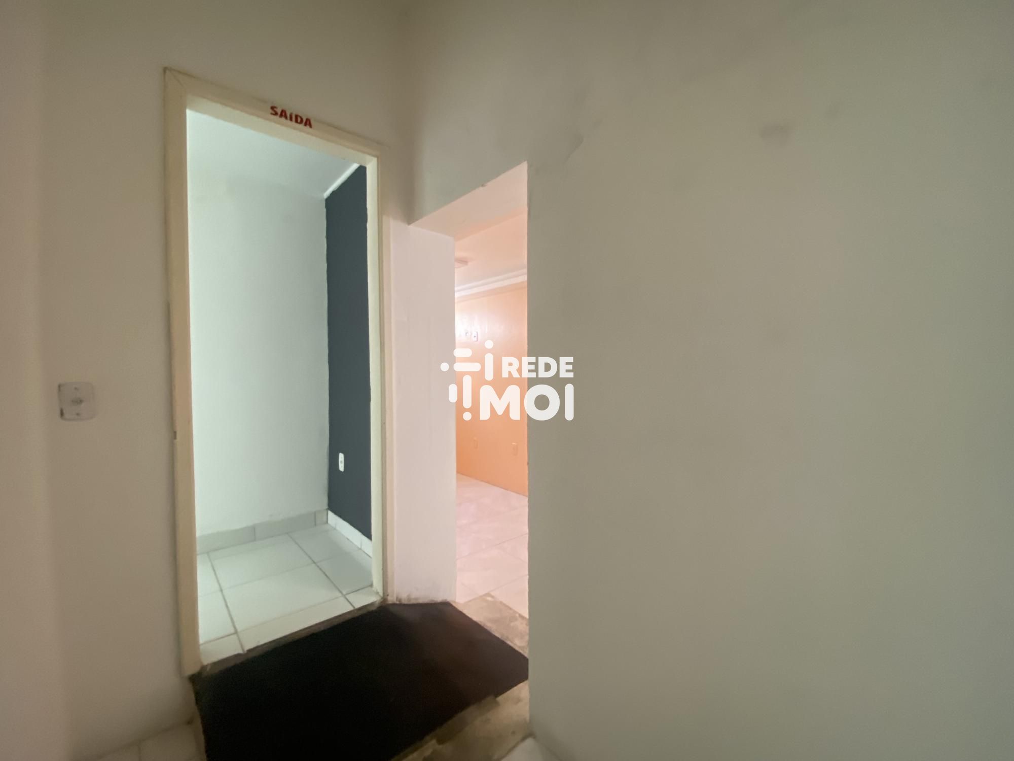 corredor banheiro e sala