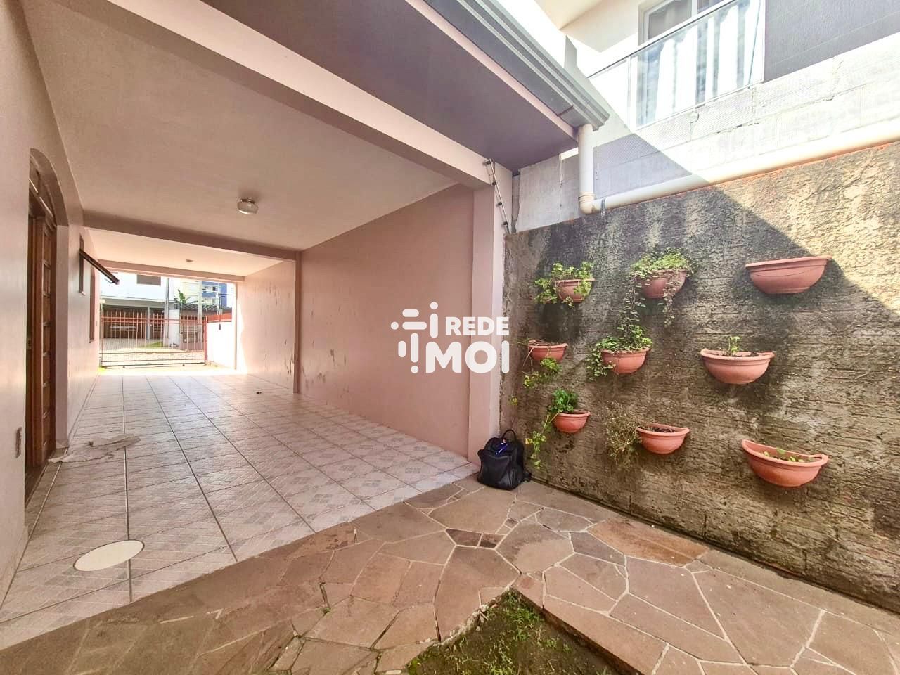 Garagem para dois carros cobertos