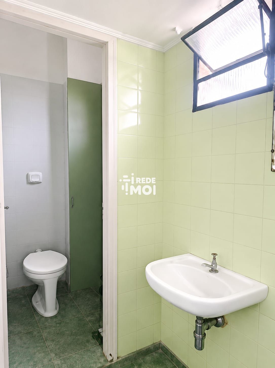 banheiro compartilhado do prédio
