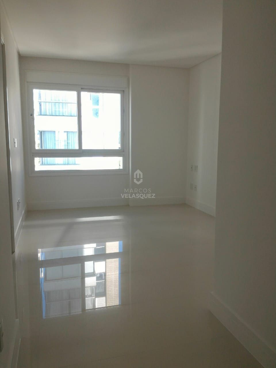 Apartamento à venda com 3 quartos, 160m² - Foto 6