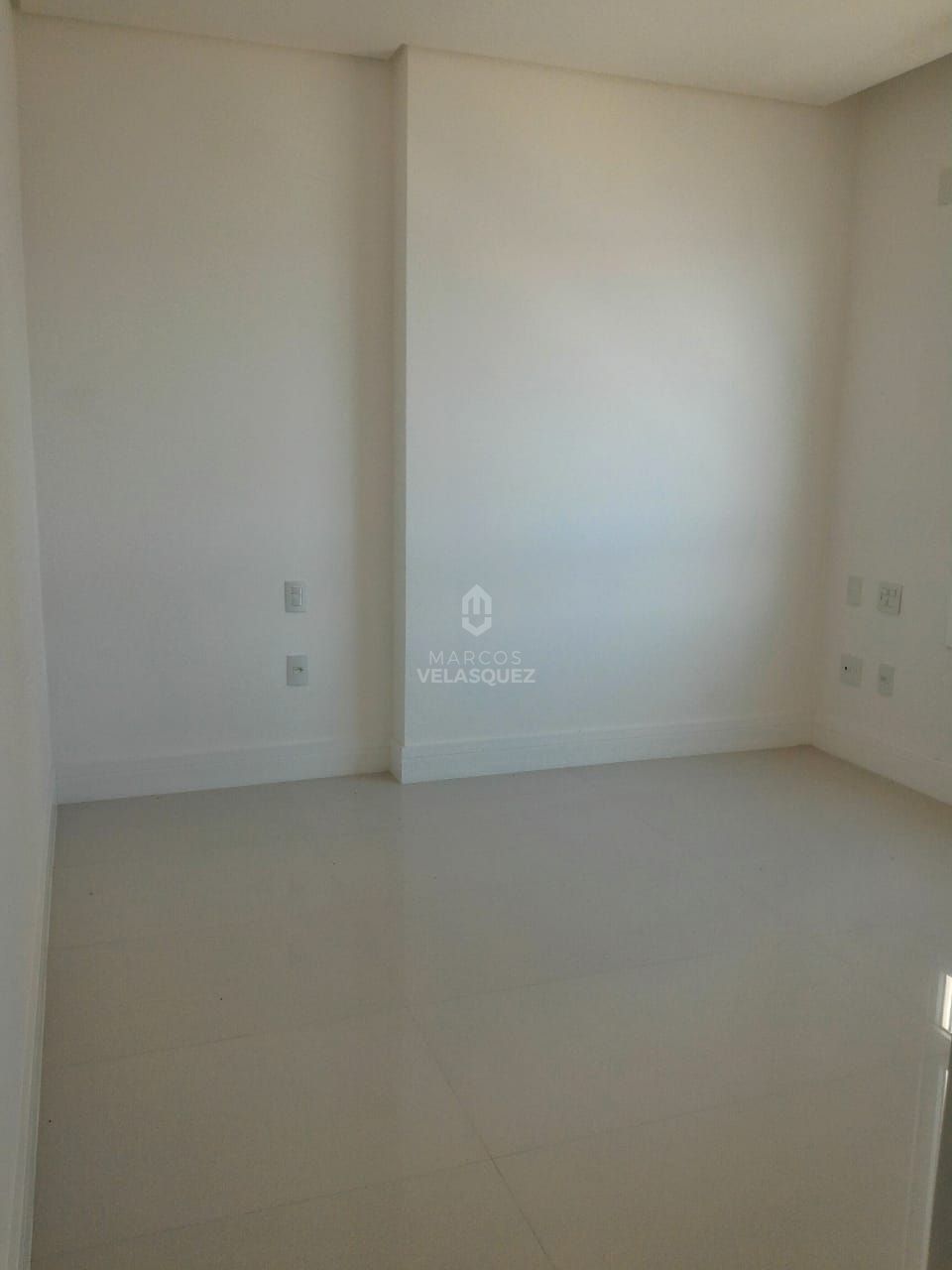 Apartamento à venda com 3 quartos, 160m² - Foto 10