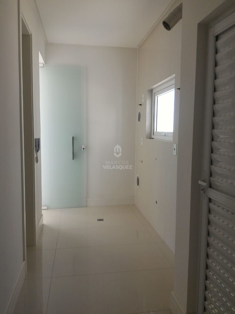 Apartamento à venda com 3 quartos, 160m² - Foto 15