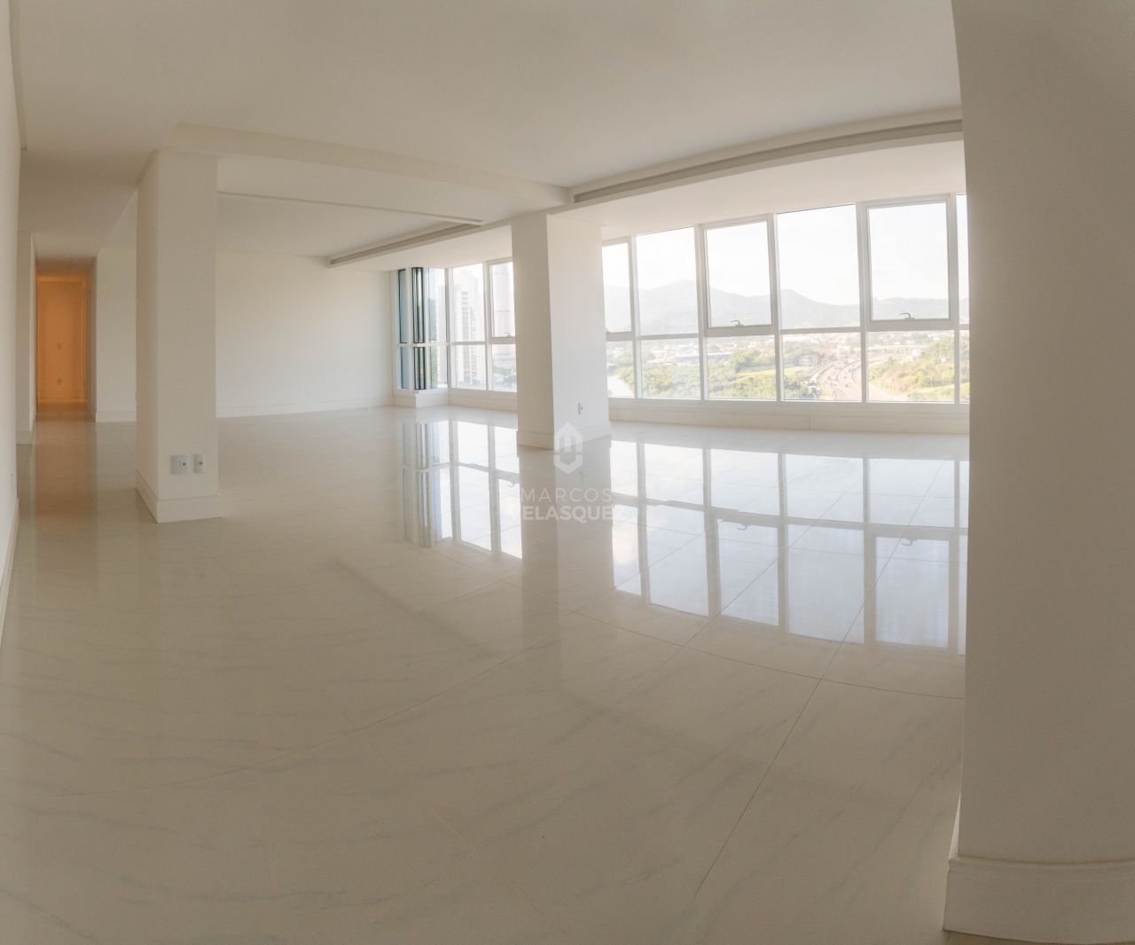 Apartamento à venda com 4 quartos, 191m² - Foto 11