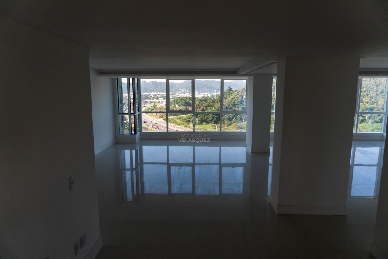 Apartamento à venda com 4 quartos, 191m² - Foto 5