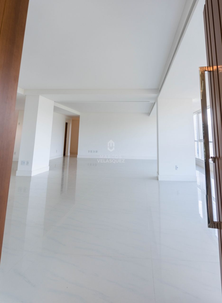 Apartamento, 4 quartos, 191 m² - Foto 2