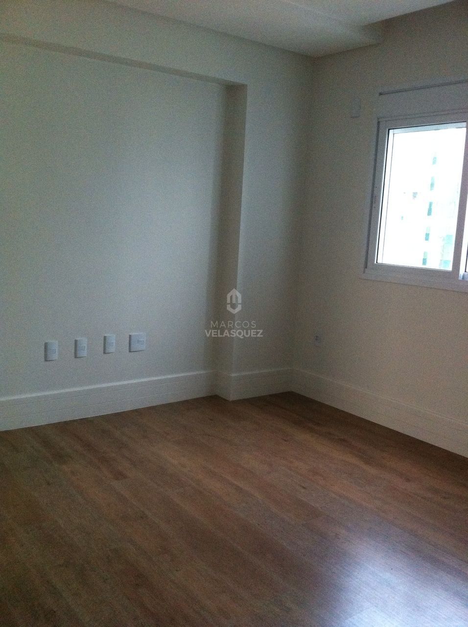 Apartamento à venda com 4 quartos, 161m² - Foto 9