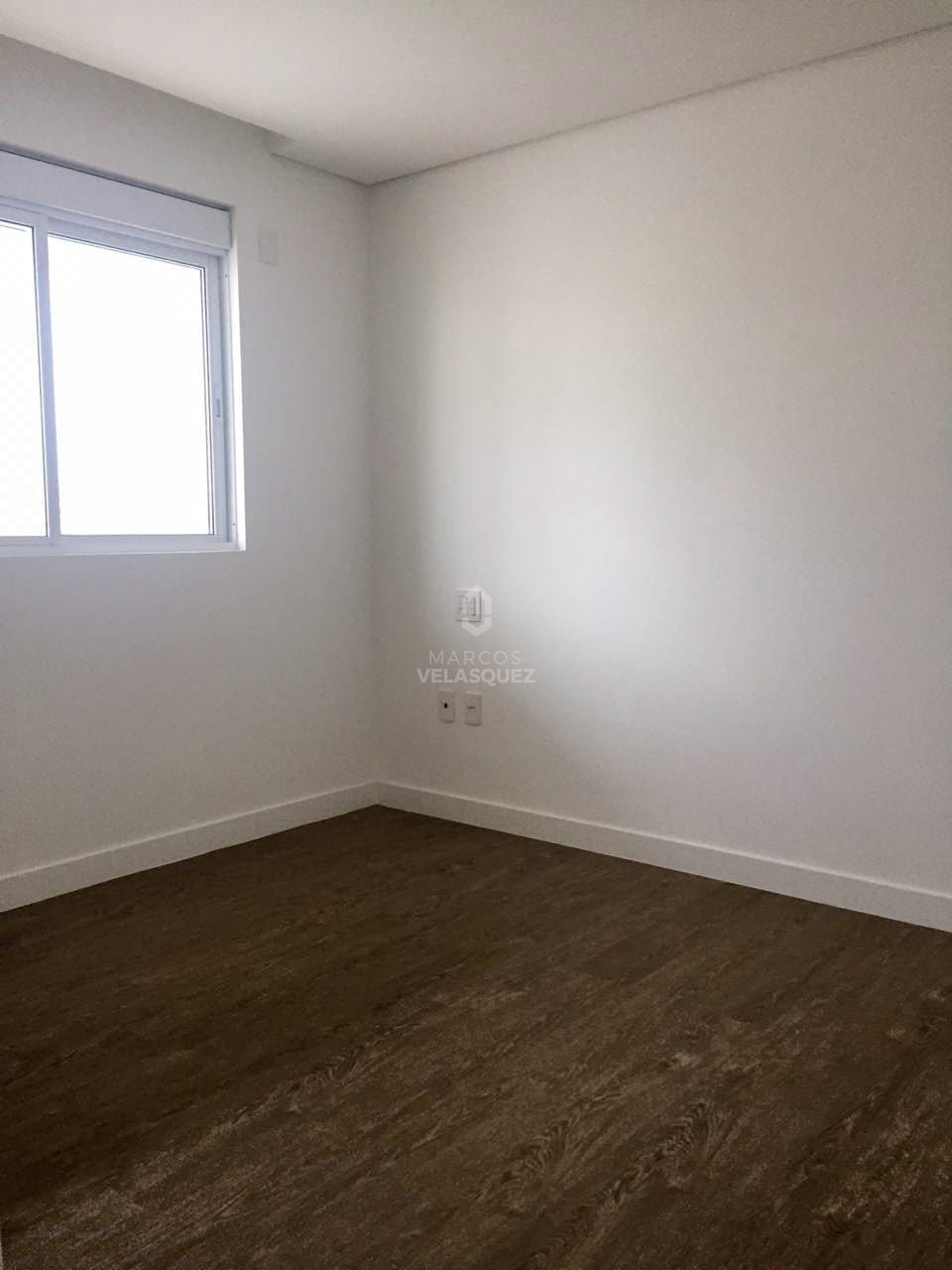 Apartamento à venda com 4 quartos, 167m² - Foto 4